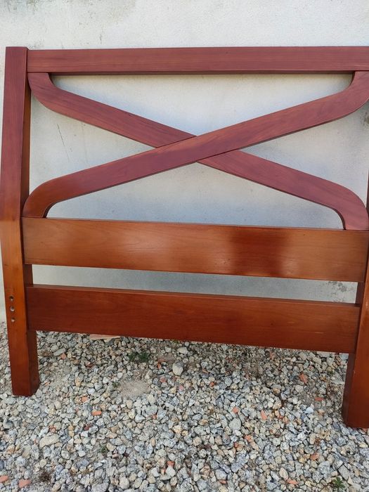 Cama como nova em cerejeira