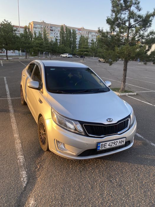 Продам Киа Риа 13 год, 176 тысяч км, газ бензин, комплект зимней резин