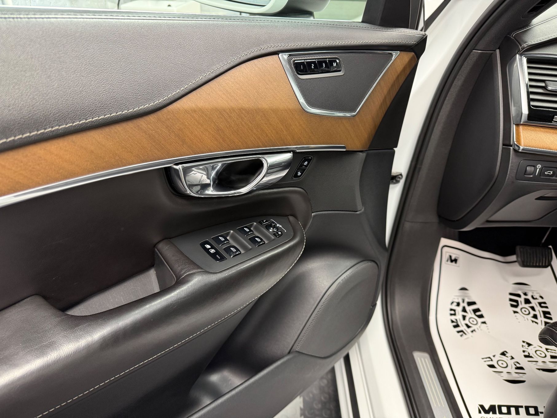 Volvo XC 90 Inscription ACC, T8, kamery 360, biała perła GWARANCJA