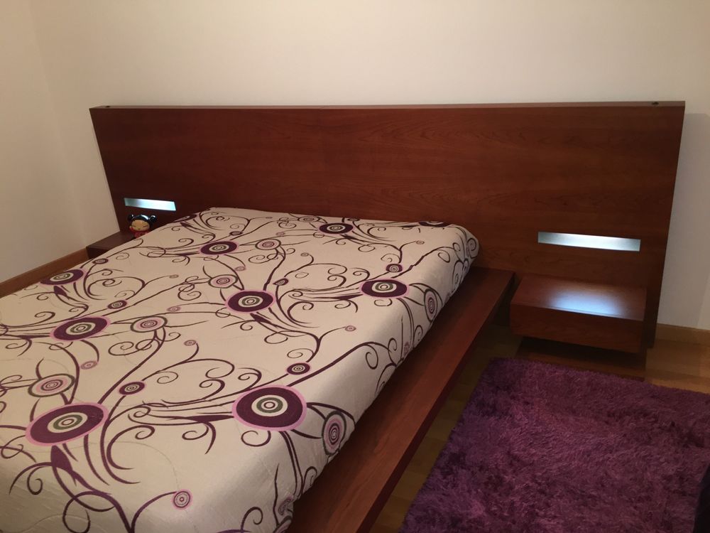 Cama moderna madeira maciça