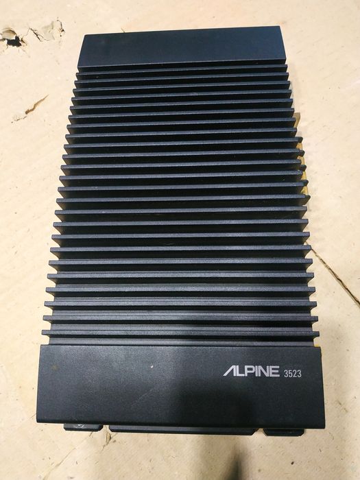 Автомобільний підсилювач