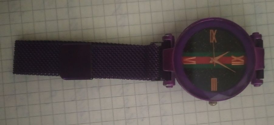Годинник на магнітному ременці