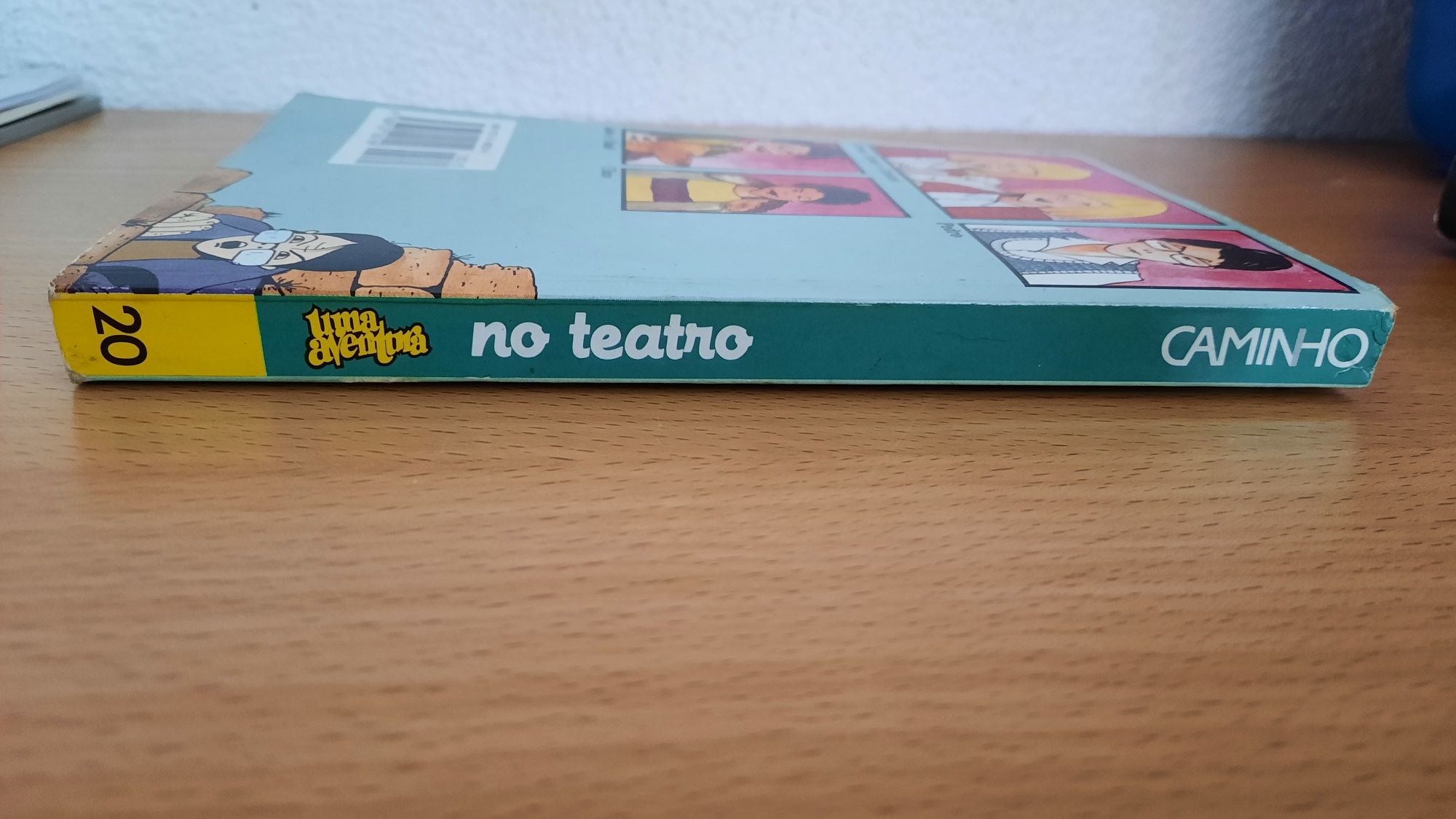 Livro Uma Aventura no Teatro