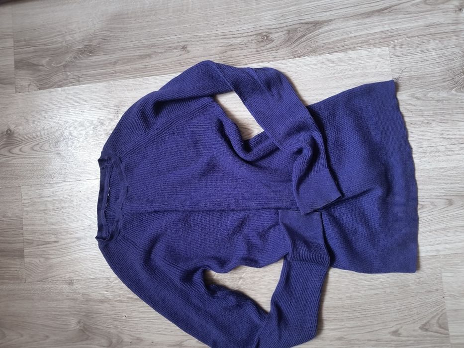 Mięciutki sweterek w kolorze szafiru/fioletu,r.L