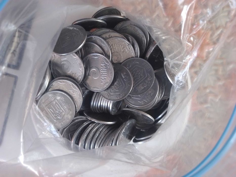 1.5 кг по 5 коп. України від 1992р-2015 року - 1 коп.  2 коп. 300 грам