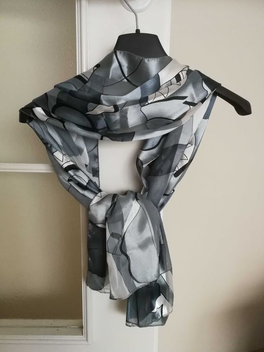 Nowy Szalik apaszka z satyny.