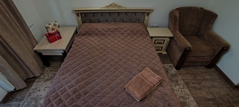Котедж. Готель Політехнік.  Без господарів котеджом до 15 осі