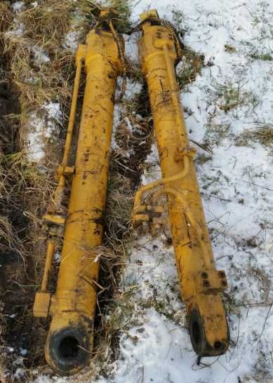 Siłownik ramienia Głównego Furukawa 725 i 738 i 730  CZĘŚCI