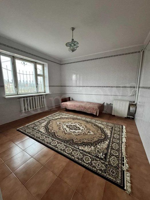 Продаж будинку в р-ні університету