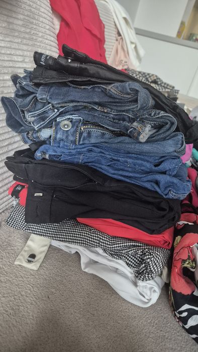 Paka ubrań dla kobiety rozmiar XS/S, ok. 60 rzeczy