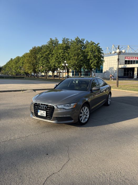 Продам Audi A6 C7 2014 года 2.0 Tfsi