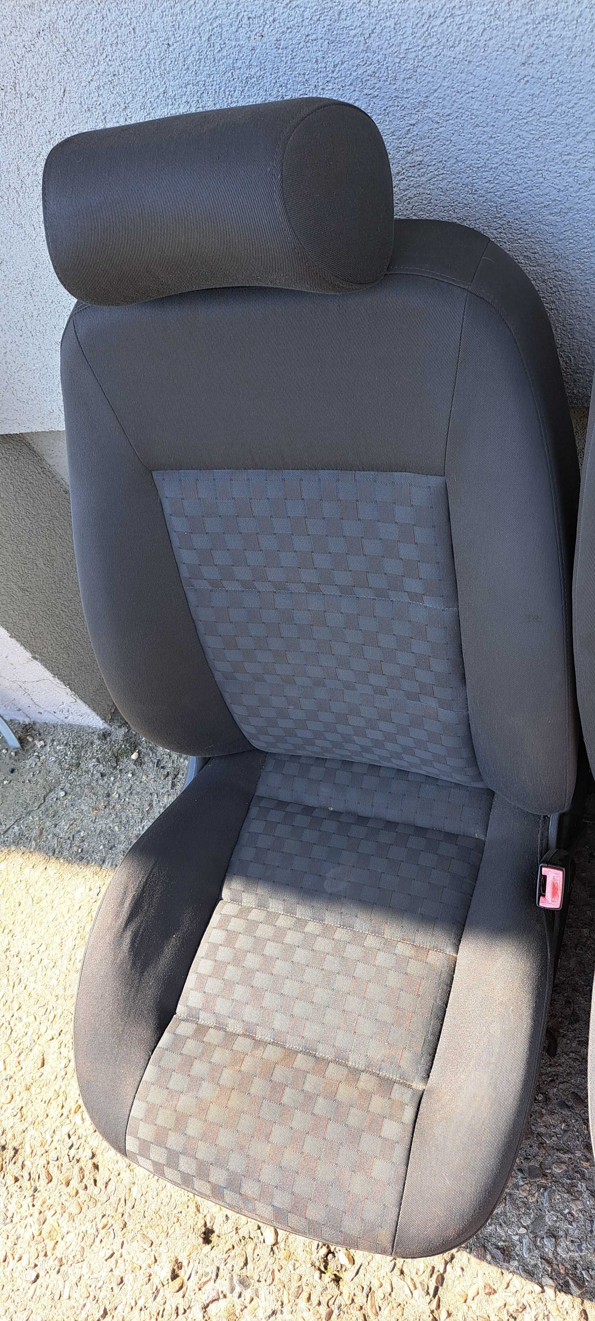 Fotele przednie Audi A6 C5 kpl
