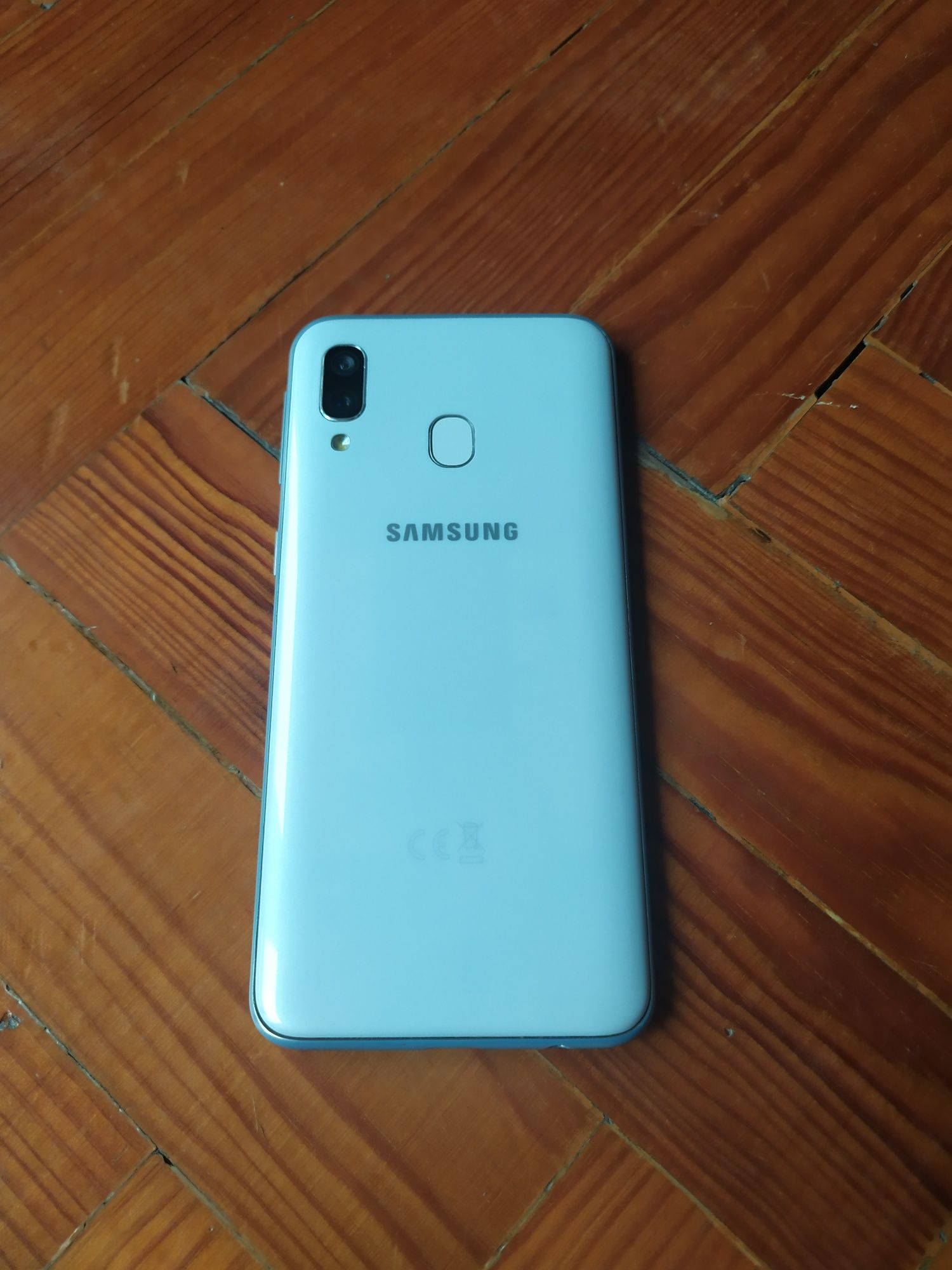 Samsung Galaxy A40 branco