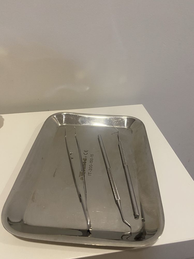 Tabuleiro medicina dentaria com sondas e pinça