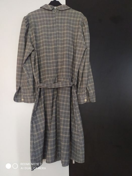 Sukienka w kratkę House