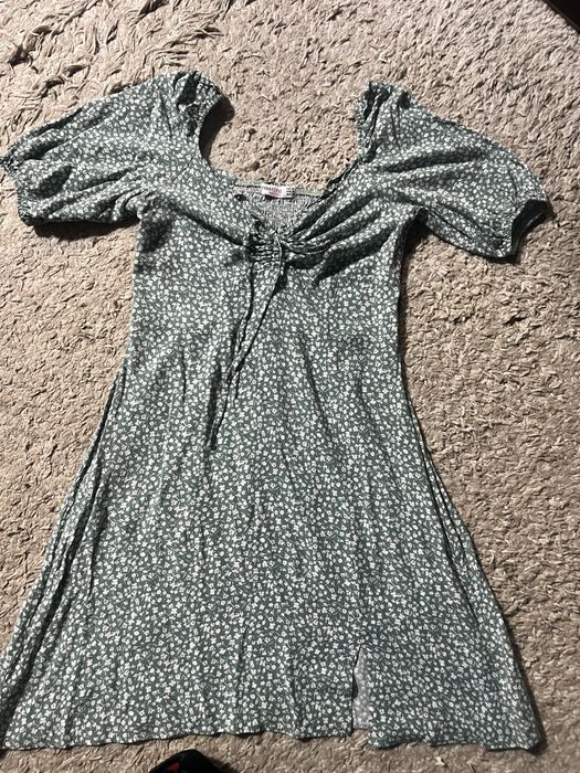 літня сукня з приємним принтом