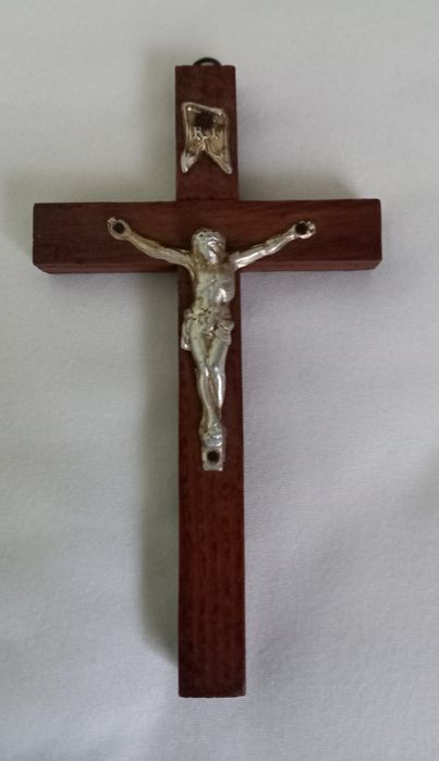 Dewocjonalia mały krzyżyk na ścianę