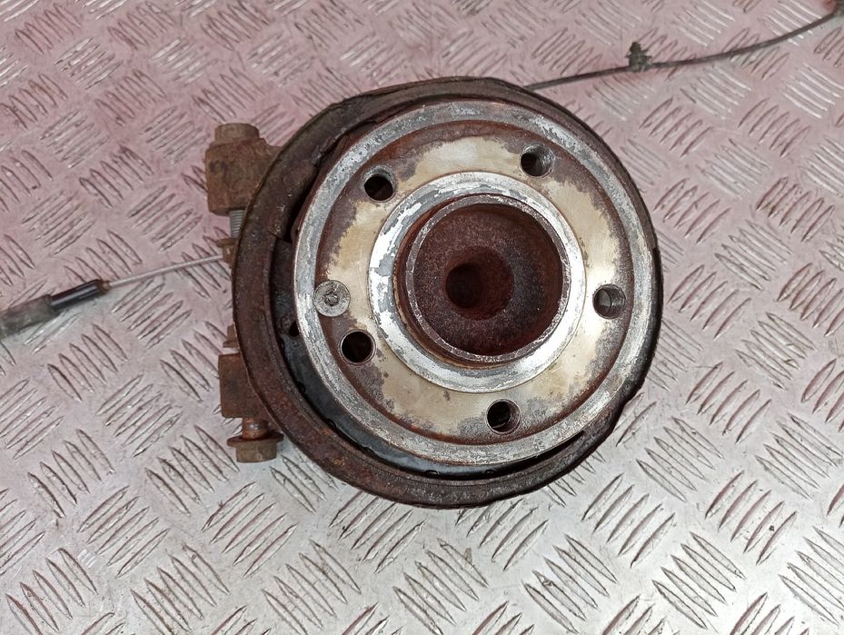 Ступиця (кулак цапфа) задня ліва  Віто 447 Mercedes Vito 447