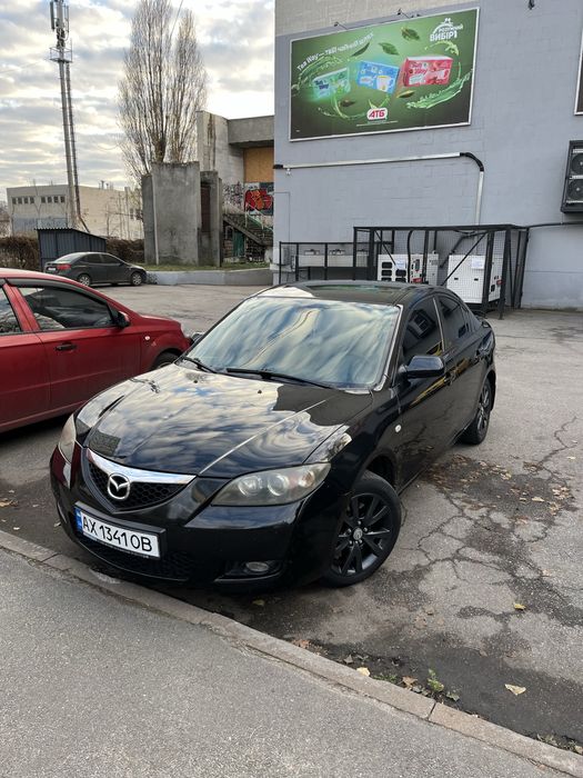Продам автомобиль Мазда 3
