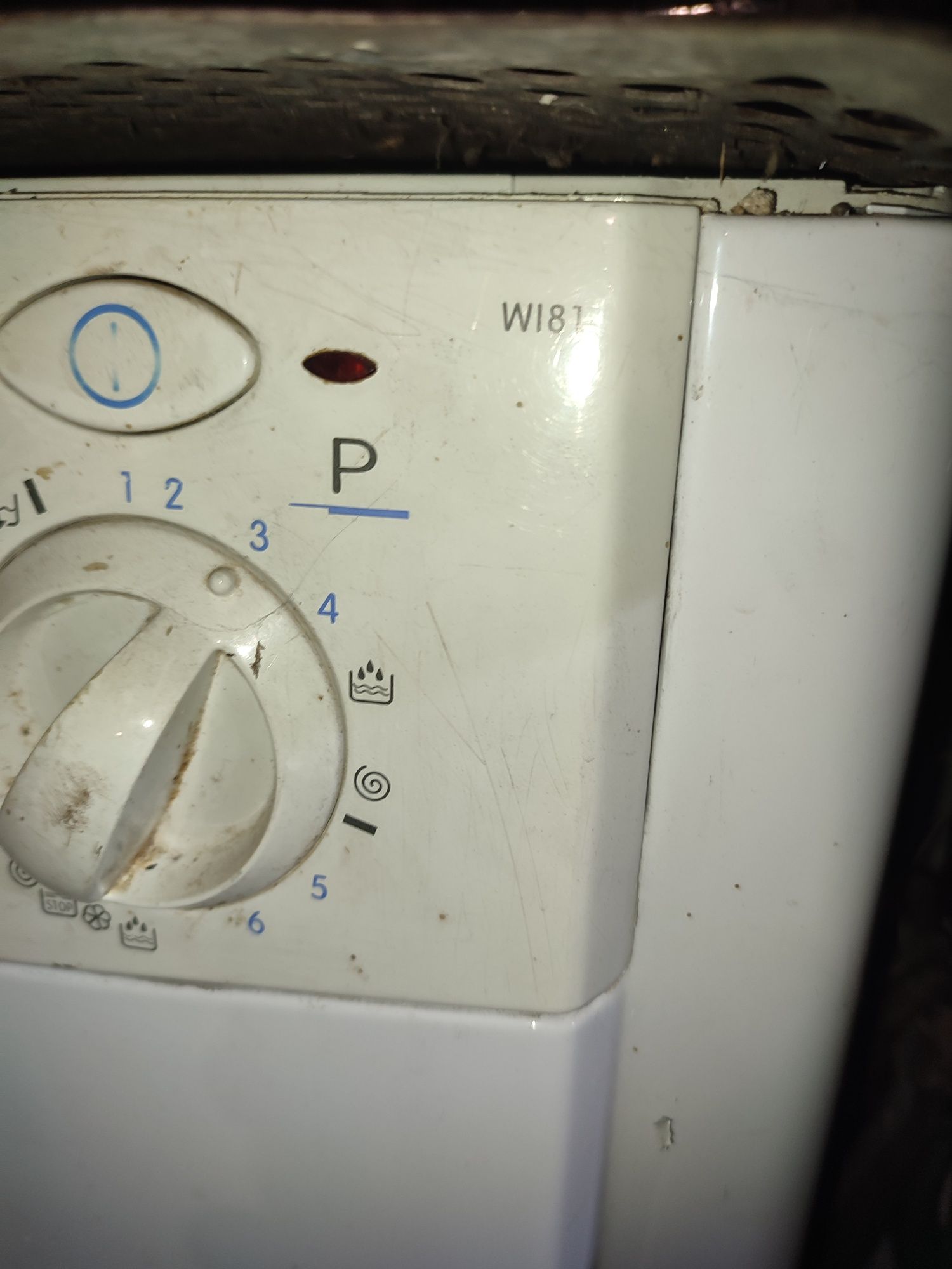 Продам две стиральные машины в нерабочем состоянии (требуют ремонта)