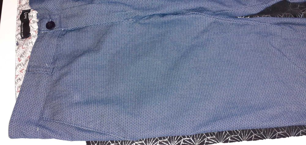 Spodnie eleganckie młodzieżowe L34. Założone 2-3 razy. Na wzr. 164-170