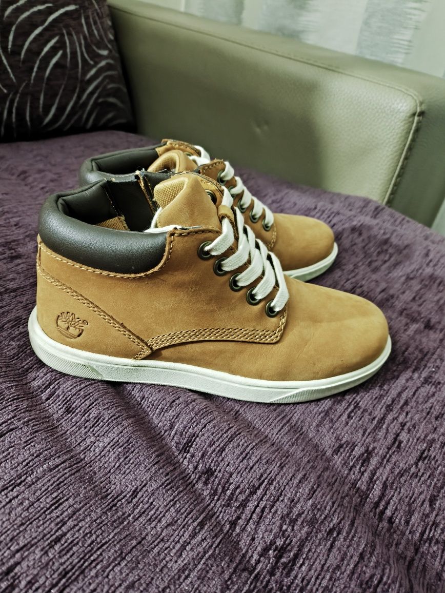 Botas Timberland Tam.32 como novas
