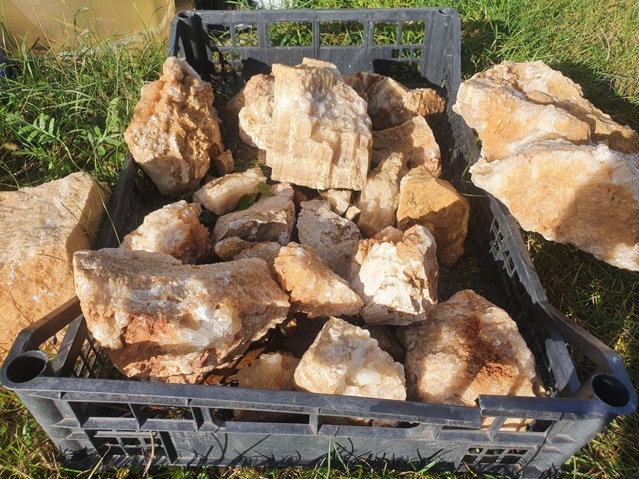 Kalcyt mineral, jura, dekoracja ogrodu, tanio