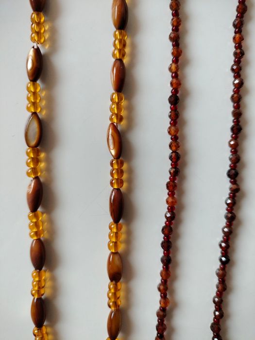 Крестик в позолоте на жгутике, бусах Новый