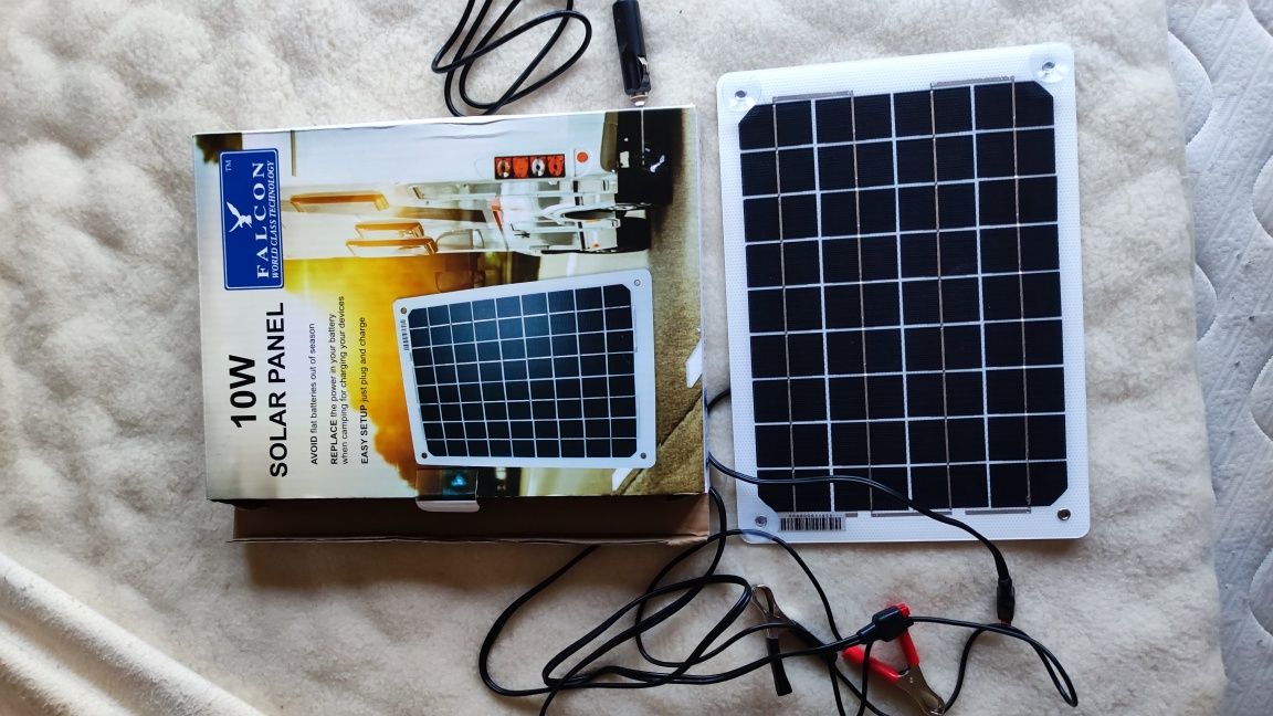 Solar panel 10 W, 345 x 245 x4mm.