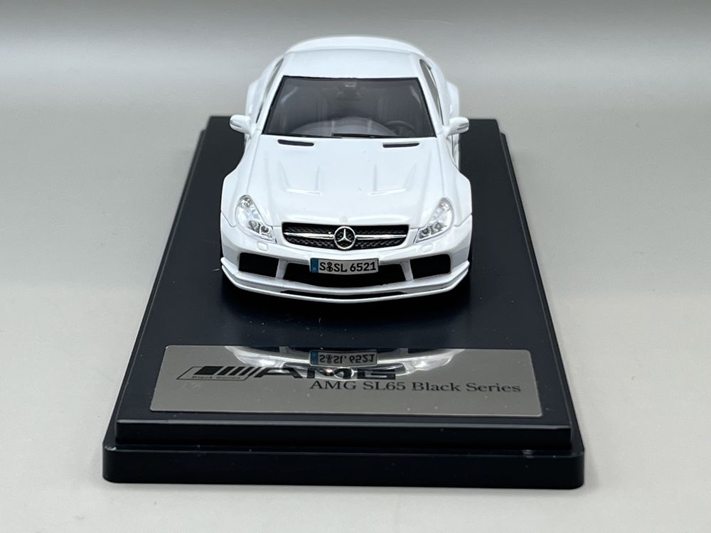 Model 1:43 Mercedes-Benz SL65 AMG Black Series