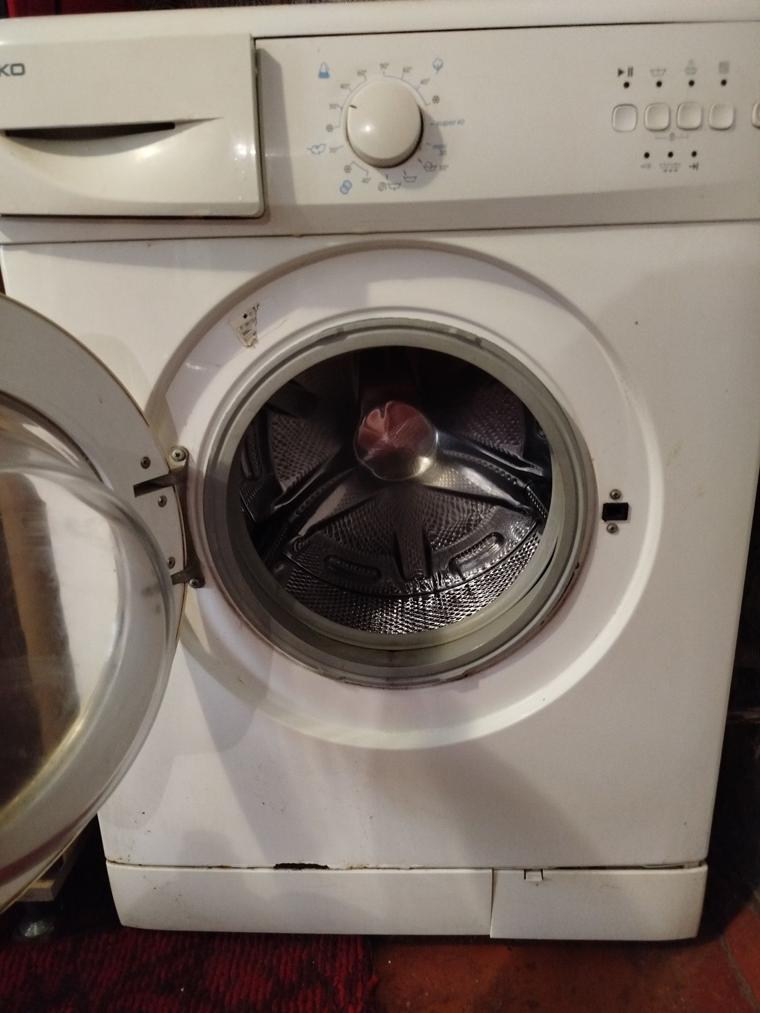Продам машинку автомат BEKO