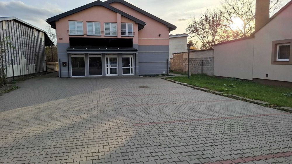 80m2 - Parter - Lokal Biurowy - Usługowy  -  Łomianki - parking