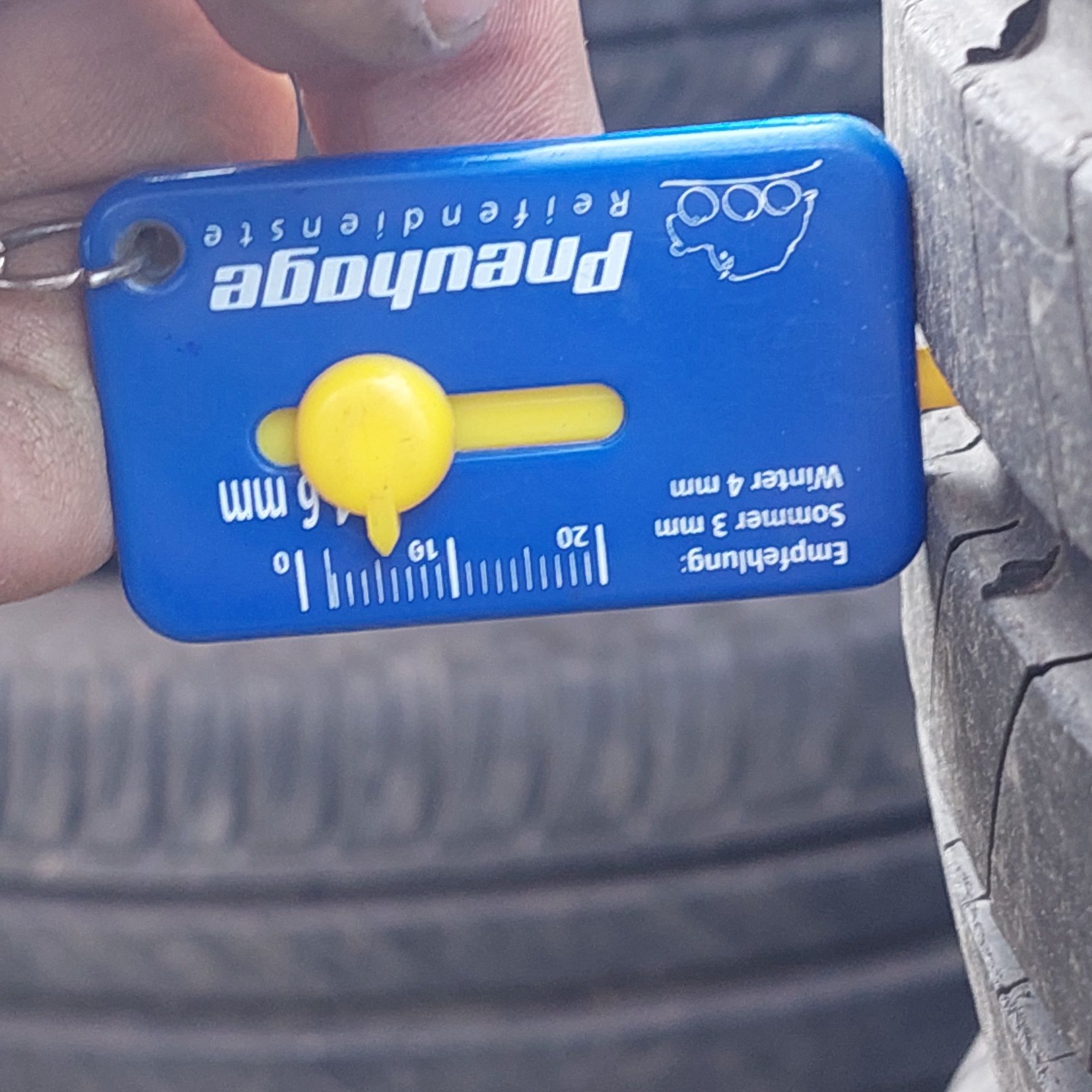 Продаються шини привезенні із німеччини  185/65R 15
