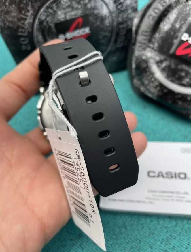 Наручные часы Casio G-shock GM-5600U-1E