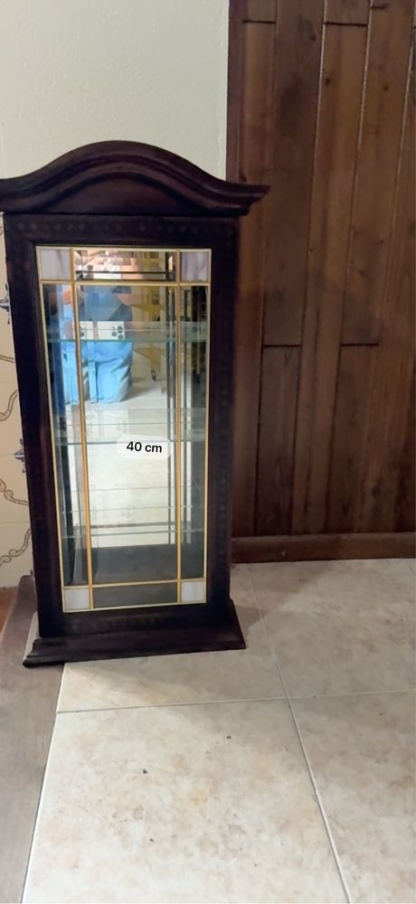 Vitrine de pendurar na parede
