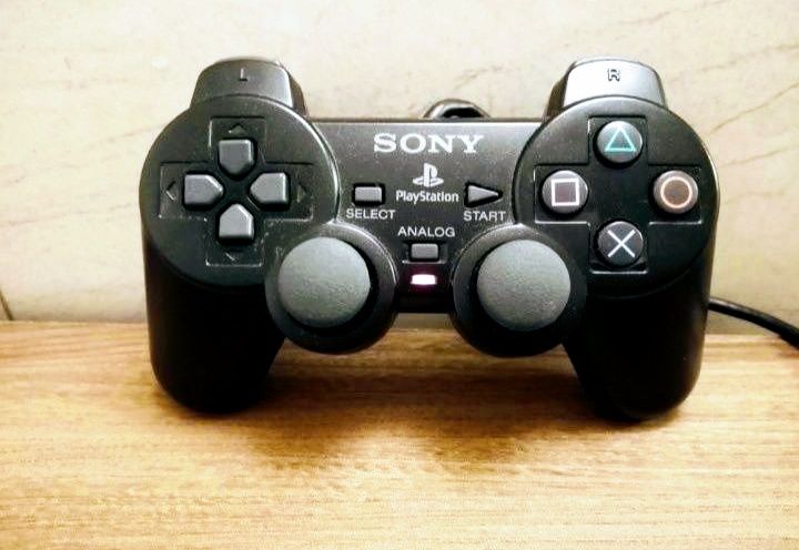 Pad do konsoli PlayStation 2