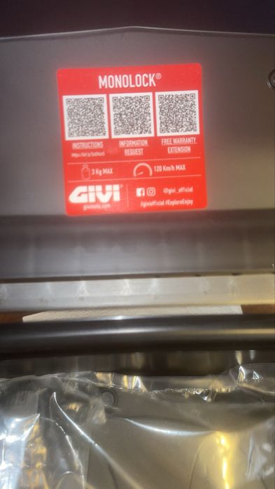 Top Case nova  na caixa, nao uso pois tenho a original na mota