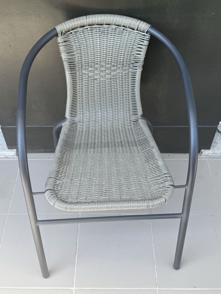 Conjunto de Mesa com 4 Cadeiras – Ideal para Varanda ou Jardim