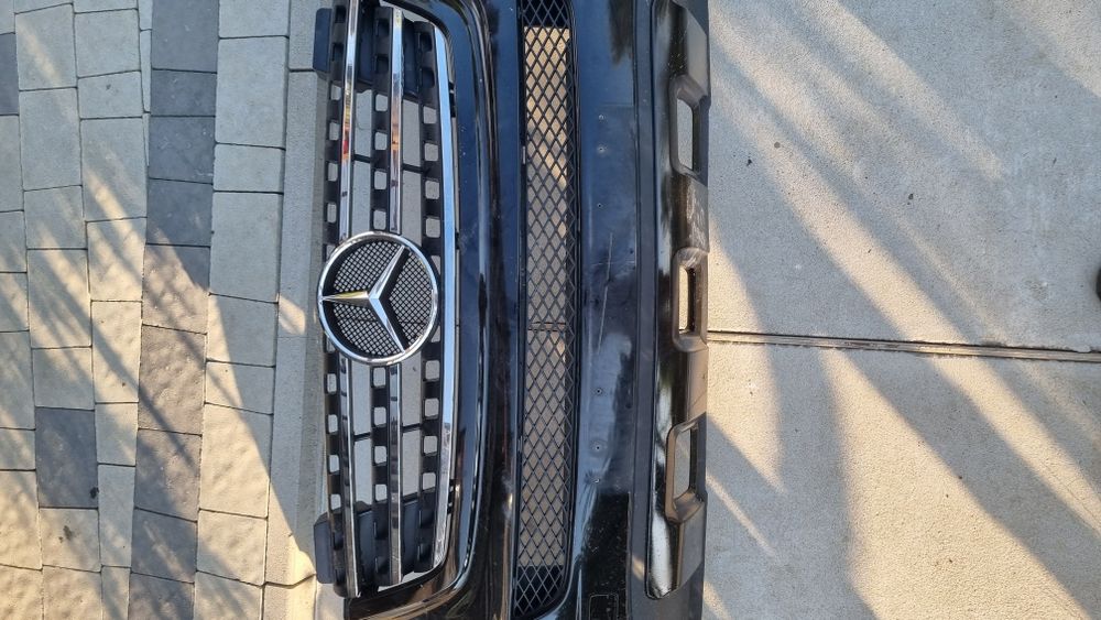 Передній бампер Mercedes ML w164 дорест