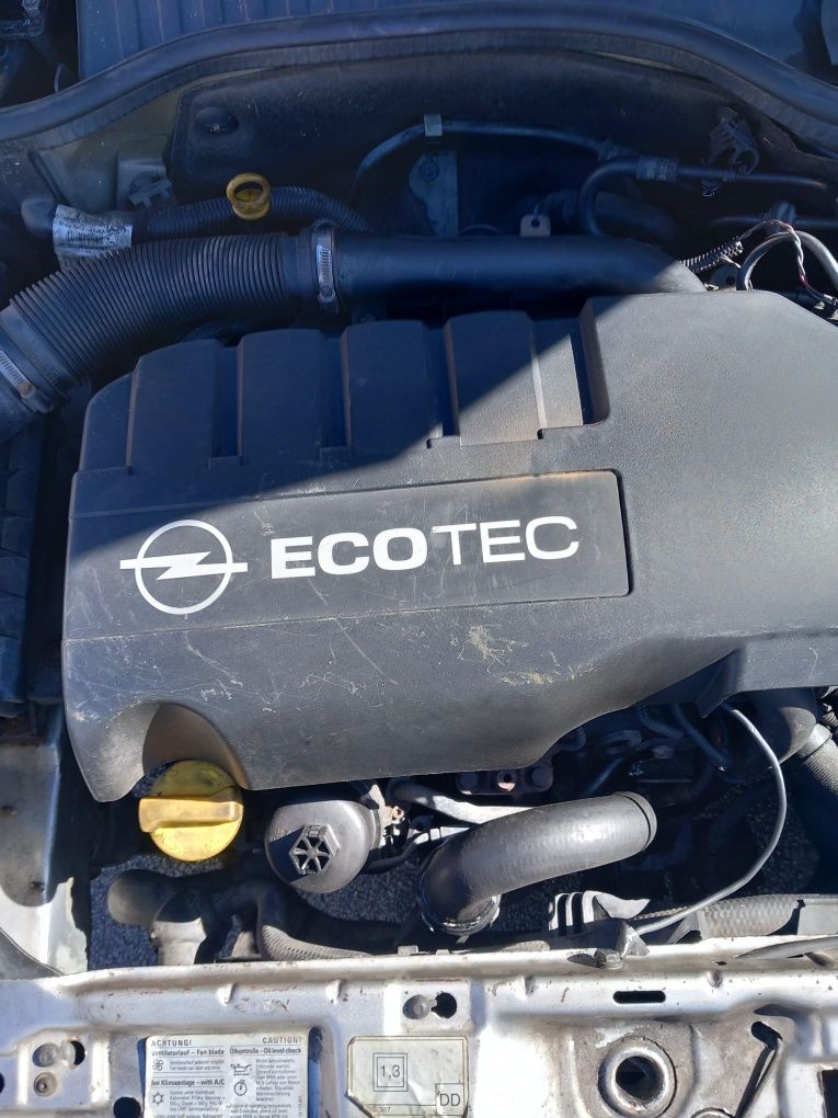 Vendo  opel corsa  1300 cdti