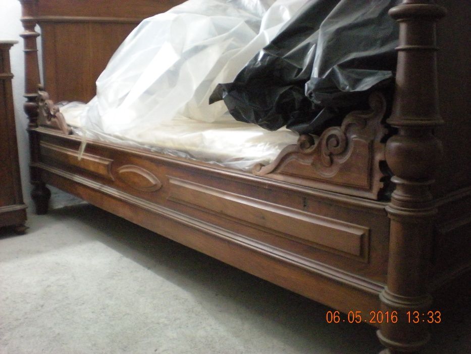 Mobilia de quarto antiga ano de 1850