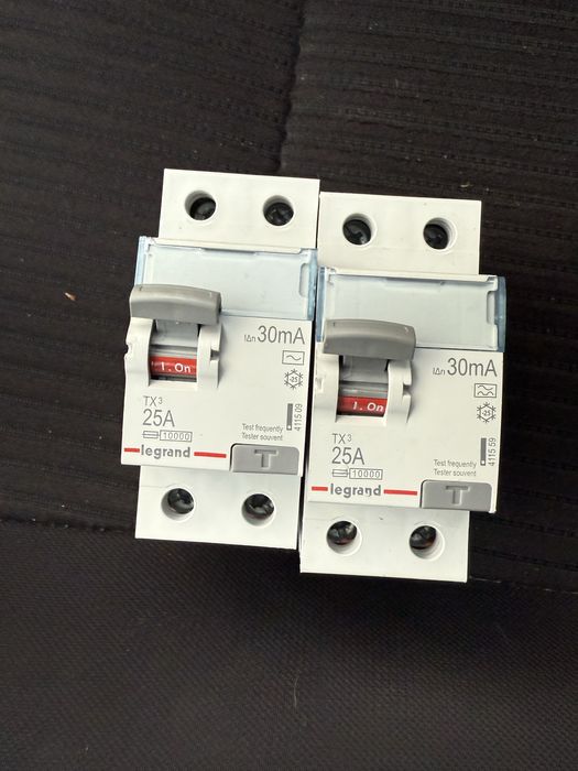 Wyłącznik różnicowy Legrand P 302 2P 25A 30MA TYP AC SERII TX 3