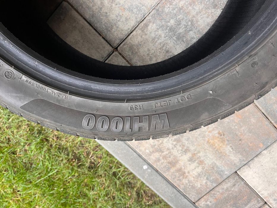 Opony zimowe 235 45 R17 super stan, Siemiany