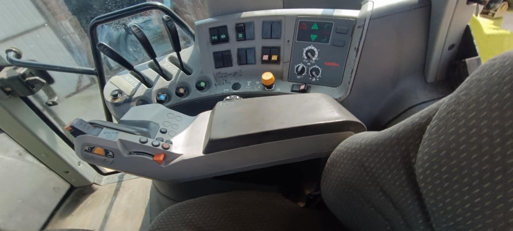 *Claas arion 640*
