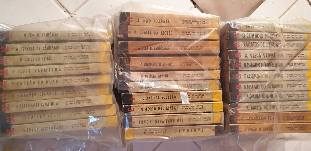 Livros da colecção FANTOMAS. Nºs 1 a 32 (execepto nºs12 e 23)