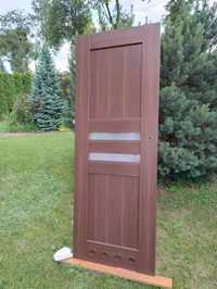 Drzwi orzech pełne łazienkowe 70 Lewe