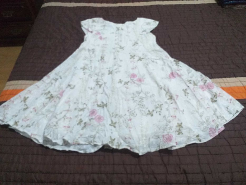 Vestido Branco Florido lindíssimo 9-10 anos