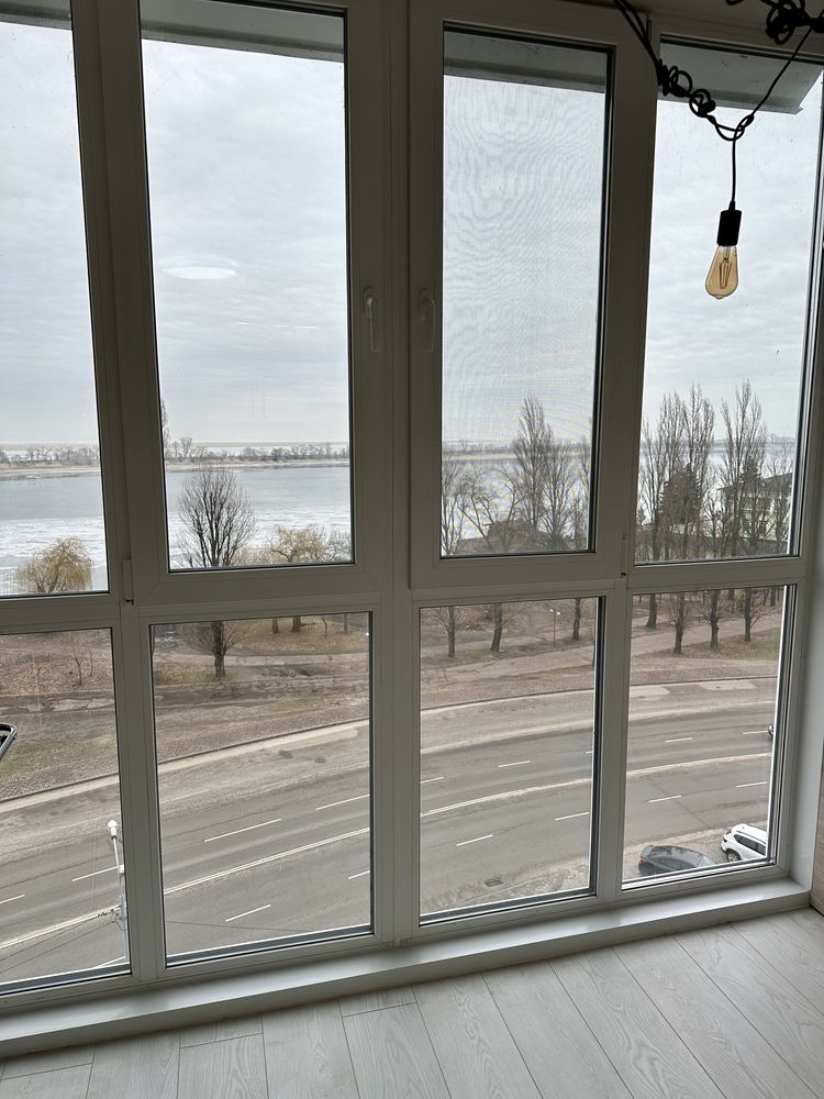1-к кв. з неймовірним видом на Дніпро (подобово)