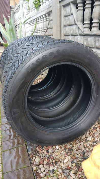 Sprzedam zimowe opony Firestone 215/65R17. Cena za komplet
