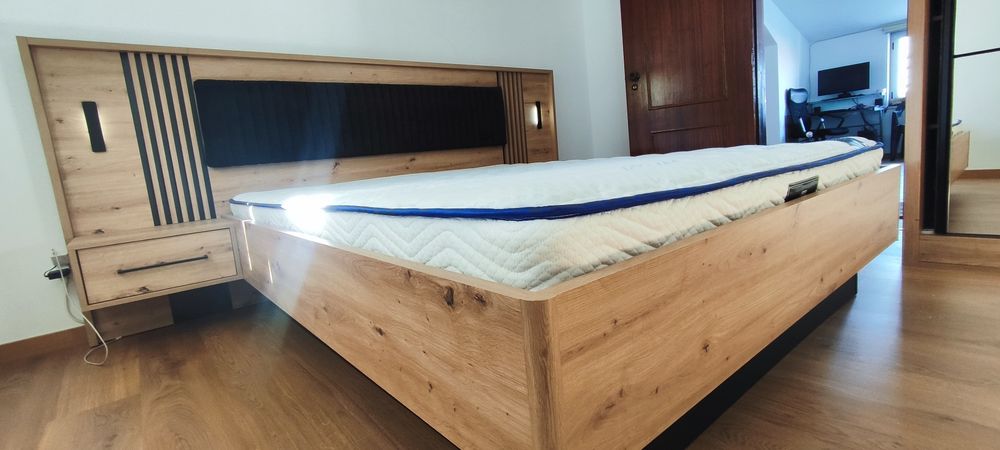 Cama flutuante moderna